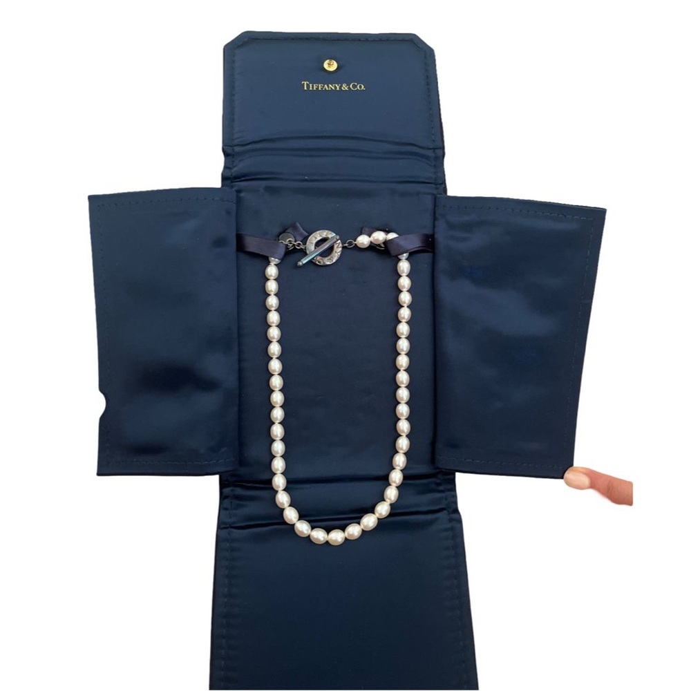 Tiffany & Co. White Pearl Necklace with Silver Clasp